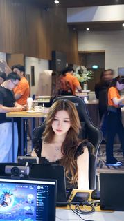 Ohsusu's Captivating Comeback: Veteran Streamer's Beauty Goes Viral-0