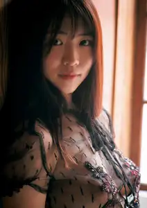 Suzuhara Riko: Radiant Smile On Green Grass Soft Warm Moments Of A Japanese Girl-9