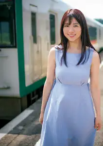 Suzuhara Riko: Radiant Smile On Green Grass Soft Warm Moments Of A Japanese Girl-10