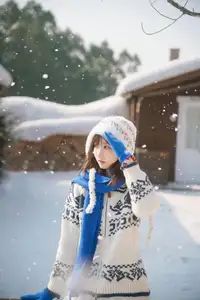 Cozy Winter Charm: Pao Pao Xiao Mie's Warmth Amidst the Snow Vol.8544-7