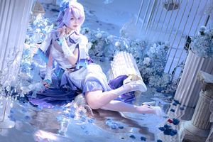 Dive into Wuthering Waves: Zouluyiao Zly's Enchanting Cantarella Cosplay - A Magical Frozen World Experience-0