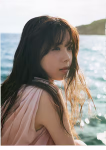 Nogizaka46's Ayame Tsutsui Shines on the Sea: Explore 'Kanjou no Sukima' Part02 in Her Evocative 1st Photobook-4