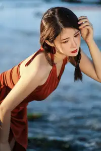 YiTuYu Vol.8522: Yi Ming's Captivating Beauty Under Golden Hour Sun-0