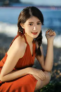 YiTuYu Vol.8522: Yi Ming's Captivating Beauty Under Golden Hour Sun-21