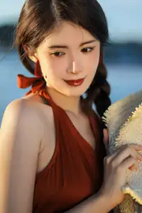 YiTuYu Vol.8522: Yi Ming's Captivating Beauty Under Golden Hour Sun-15
