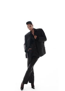 View: Lai Mai Hoa - Top Model 2025 winner shines in high fashion, showcasing talent and stunning style.-2