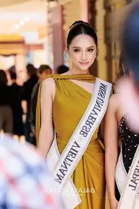 Miss Universe: Radiant Beauty of Honduras, Puerto Rico Delegates at Gala Night-10