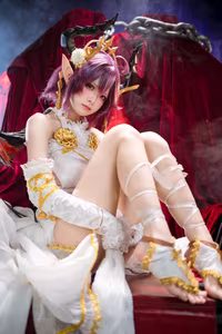 Coser Jiu Qi Miao as Granblue Fantasy Grea: Enchanting and Regal Cosplay Masterpiece-2