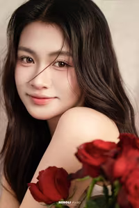 VGU No.64: Enchanting Vietnamese Beauty: A Glimpse of Grace and Red Roses-3