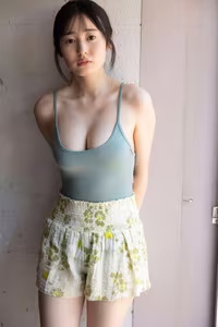 Miu Shirahama: Discover Her "Slightly Mature" Charm.-1