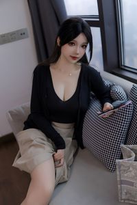 Coser Xueqing Astra: Elegant & Alluring OL Style - 0073-6
