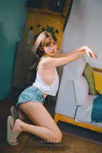 Coser Momo: The Alluring Newlywed Wife – Captivating Her Husband Post-Marriage-14