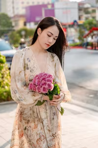 XVG No.16: Floral Dream - Radiant Beauty with a Rose Bouquet in Golden Sunset Light.-4
