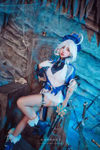 Coser Mumu Momo as Furina God of Justice: An Exquisite Cosplay Masterpiece-9