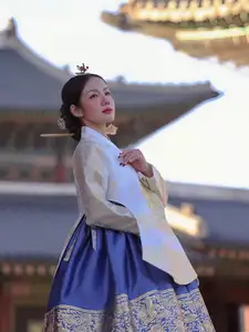 Phuong Ly Transforms into a Regal Korean Consort in Exquisite Hanbok at Ancient Palace-5