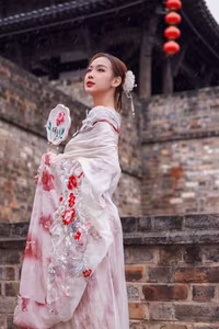 VGU No.70: Captivating East Asian Beauty in Traditional Attire with a Radiant Smile-0
