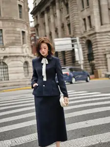 Truong Hoang Mai Anh: Chic Style, Captivating Aura at Shanghai Bund-2