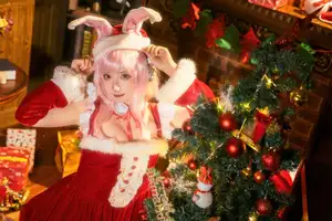 Coser Sonico Christmas: Sweet & Alluring Santa Bunny Beside Sparkling Tree-9