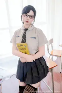 XiuRen No.10530: Xi Xi Ai Chi Cao Mei – Alluring Schoolgirl in Glasses-2
