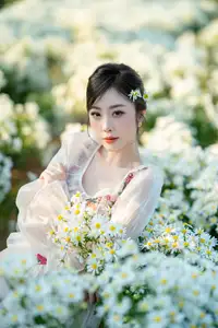 VGU No.191 1000024575: A Girl's Gentle Charm Amidst Pristine White Daisies in Winter.-9