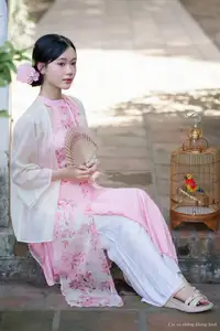 Vietnamese Ao Dai Charm: Traditional Beauty Embraced by Youthful Grace 1000024725-9