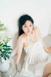 Discover Haivia RAMI: Elegant Beauty with Glowing Fair Skin (89P)-1