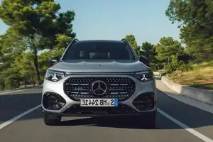 Discover the 2026 Mercedes-Benz GLB: A 7-Seater Electric SUV Conquering Snowy Peaks with an Impressive 630km Range.-4