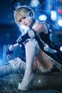 Coser Hua Qi Hana's Stunning Honkai Star Rail Cosplay: Futuristic Maid Warrior 飞鸟马时-0