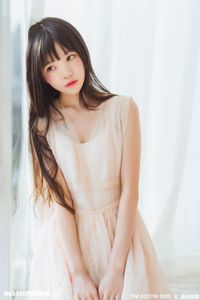 MTYH Vol.226 Girl by the Window: Serene Beauty in Soft Morning Light-18