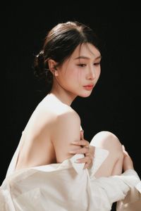 Artistic Portrait Woman Elegant Subtle Beauty-4