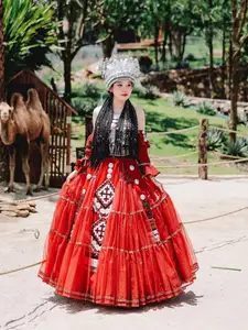 Ethnic Woman in Vibrant Traditional Attire 1000024497-15