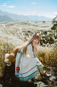 Coser Ely_eee: Enchanting 'Wolf and Breeze' Cosplay amidst Golden Fields | Artistic View-16