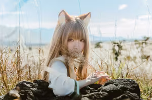 Coser Ely_eee: Enchanting 'Wolf and Breeze' Cosplay amidst Golden Fields | Artistic View-6