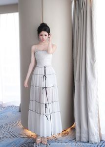 XiuRen No.10310 Nai Fu Jiang EVA: Mesmerizing Long Legs in a Luxurious Setting-10