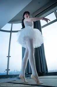 Ruan Qing XuiRen No.10575: Captivating Grace in a Pristine White Ballet Ensemble-30