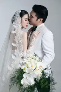 Model Huong Lien's Affectionate Wedding Photoshoot with Husband | Sweet Moments Revealed-7