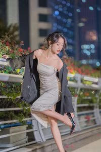 Charming Urban Beauty in White Dress: YiTuYu Art Language Vol.8272-10