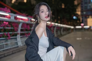 Charming Urban Beauty in White Dress: YiTuYu Art Language Vol.8272-12