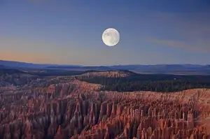 Discover Bryce Canyon National Park: Unique Hoodoo Rock Formations, Utah's Majestic Landscape-1