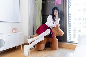 BoBoSocks No.545: Dynamic Chinese Model in JK Uniform & Thick White Stockings, Playful Pose-5