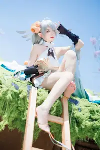 Coser Feng Jiang Jiang V as Aifoshen: Ethereal Beauty in a Natural Fantasy Setting-0