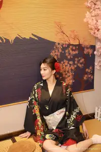 Su Yi Nuo No.10627: Captivating Traditional Grace in a Seductive Black Kimono-27