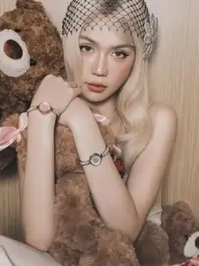 Ngoc Trinh: Signature Allure, Dreamlike and Captivating Moments-3