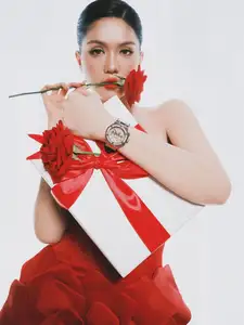 Ngoc Trinh: Signature Allure, Dreamlike and Captivating Moments-4