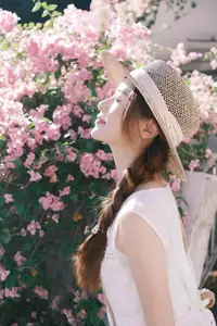VGU No.174: Youthful Charm of a Girl in a Straw Hat Amidst Blooming Pink Flowers Under Summer Sun-2