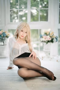 Coser Qi Qi Na Na Zi: Alluring 'Resentment Office' Cosplay - Image 0023-8