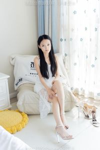 BoBoSocks Chinese Model No.551: Elegant Charm in Light Dress and High Heels-4