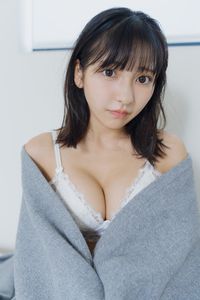 Discover Tomi's Sweet Charm: An Alluring Glimpse of Grace and Beauty-9