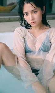 Momotsuki Nashiko: Poolside Serenity | Weekly Playboy PHOTO BOOK-3