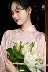 VGU No.194 Ao Dai: Timeless Vietnamese Elegance & Grace in Golden Hour 1000024567-9